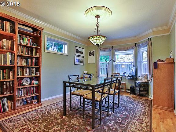 5th image of 520 SE 59th Ct