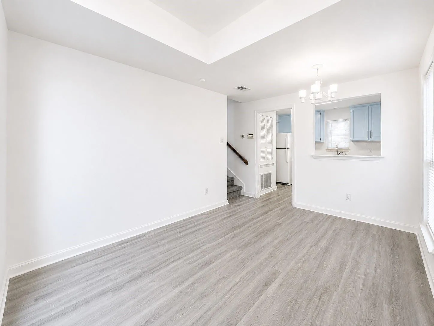 2 bed, 1.5 bath, 894 sqft, $2,050 — Photo 2