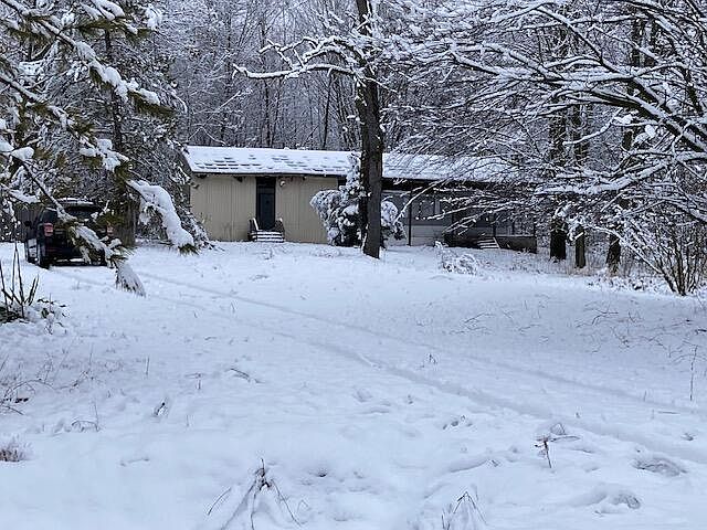 2nd image of 11868 Bailey Rd
