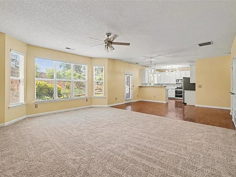 348 Darbys Run Ct — Photo 5
