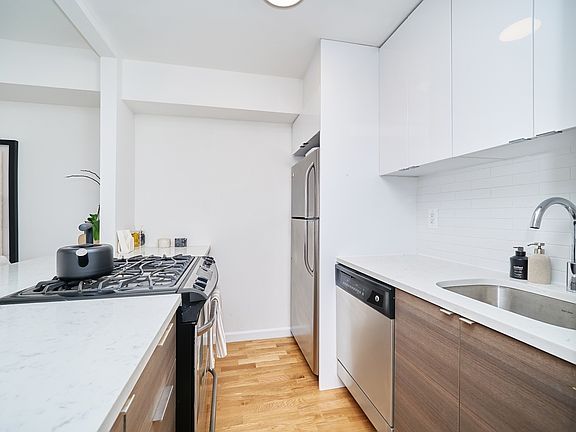 5th image of 298 Mulberry St APT 3P