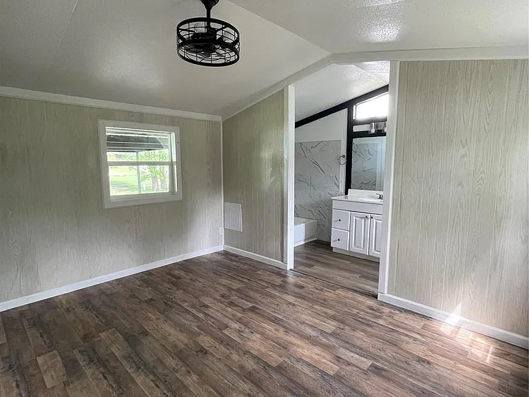 433 Capricorn Dr — Photo 19