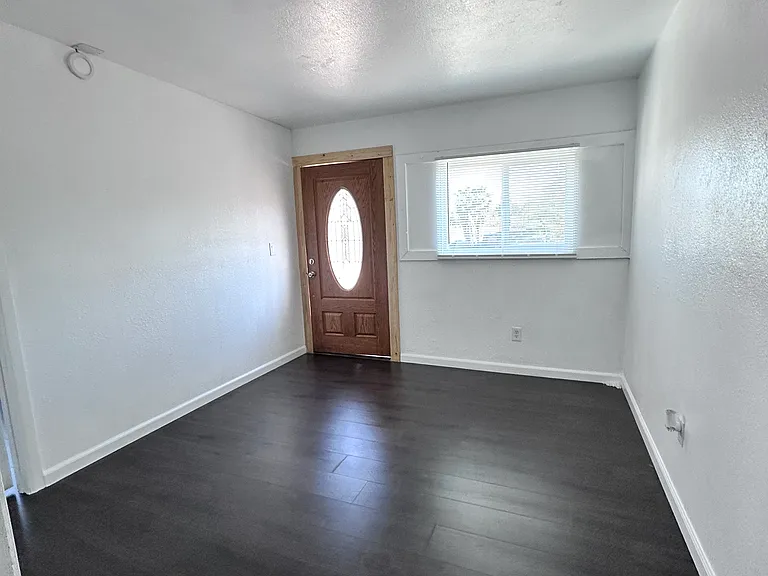 23510 W Ellis Ave — Photo 3