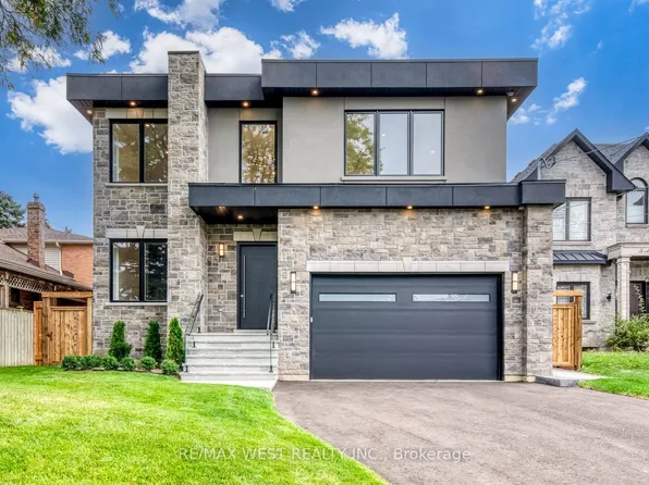 3 Amber Cres, Toronto, ON M6L 2R5