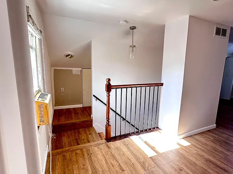 2404 Rowland Ave — Photo 25