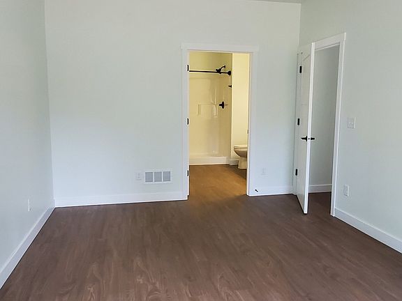 2nd image of 1228 Wisteria Ln