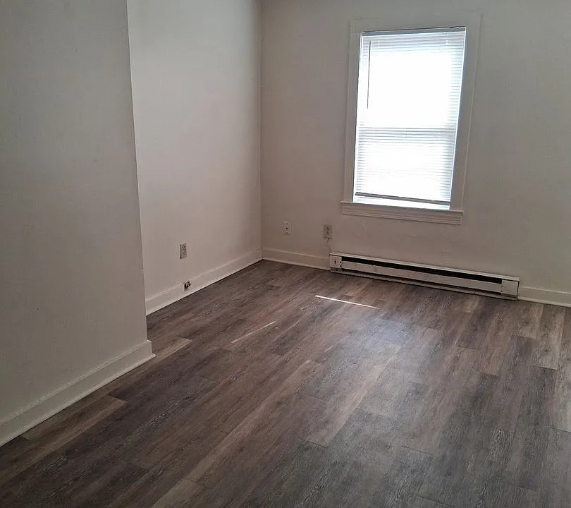 232 N High St