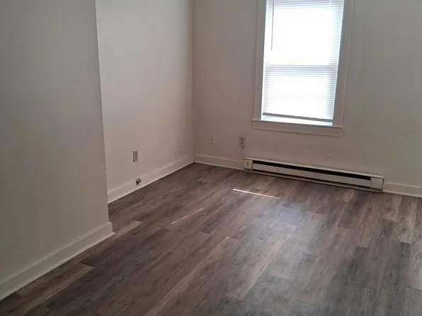 232 N High St, 232 N High St APT 2, Martinsburg, WV 25404