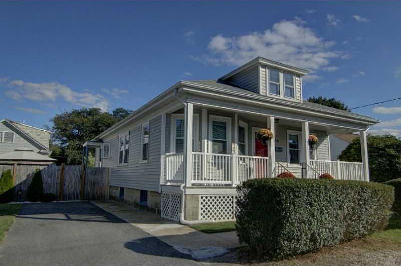 2nd image of 42 Byron St