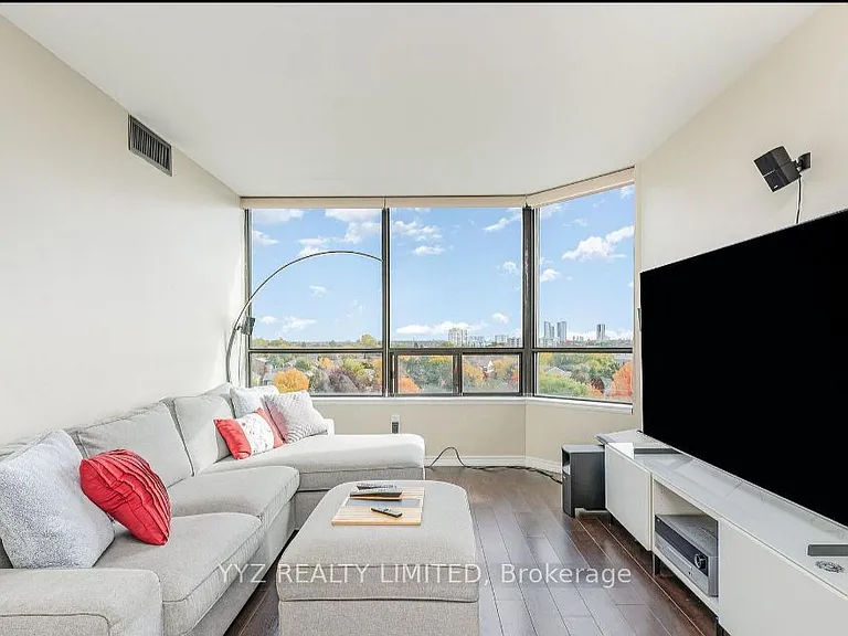 7440 Bathurst St #807 — Photo 7