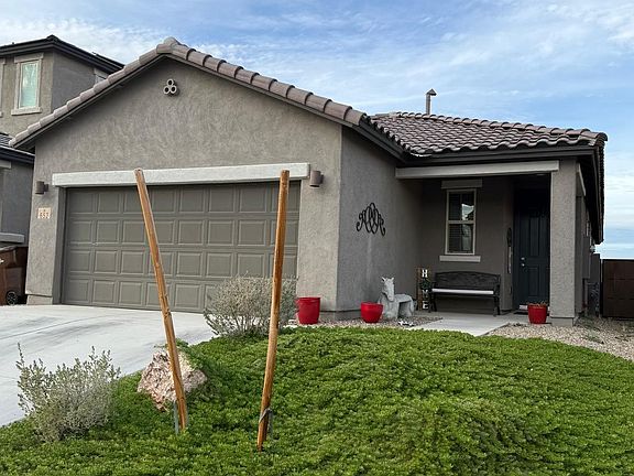 2nd image of 652 W Calle Espadero