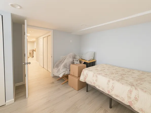 422 Cromwell Avenue image 16 of 16