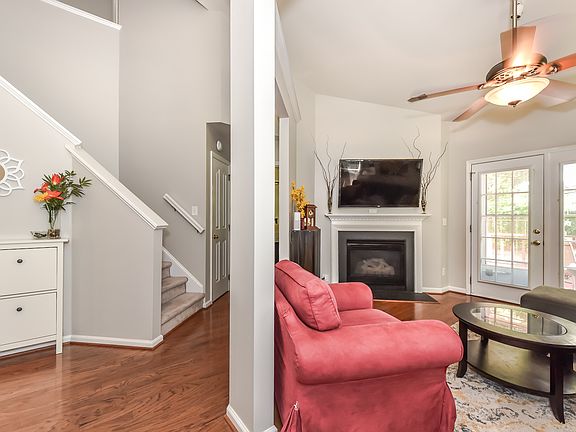 4th image of 8520 Fox Chase Ln