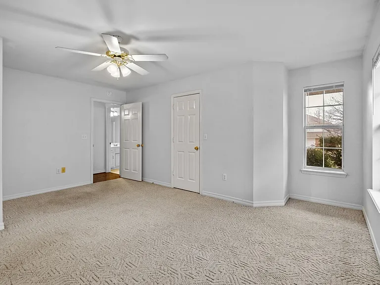 Pointer Lane Duplex — Photo 7