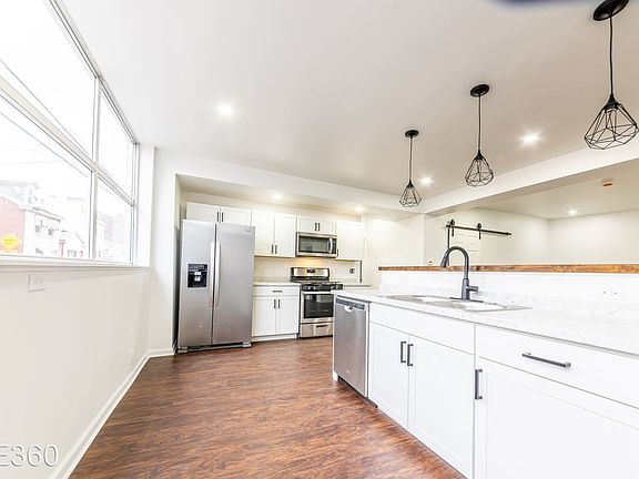 2nd image of 2400 Mission St Front 10800836