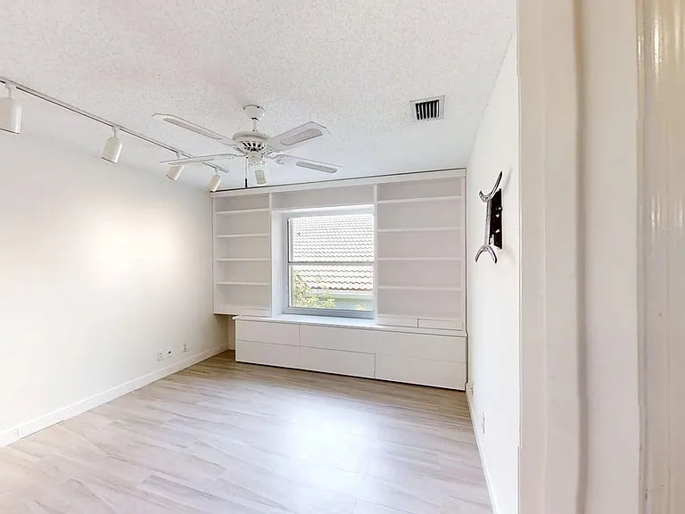23330 La Vida Way — Photo 24