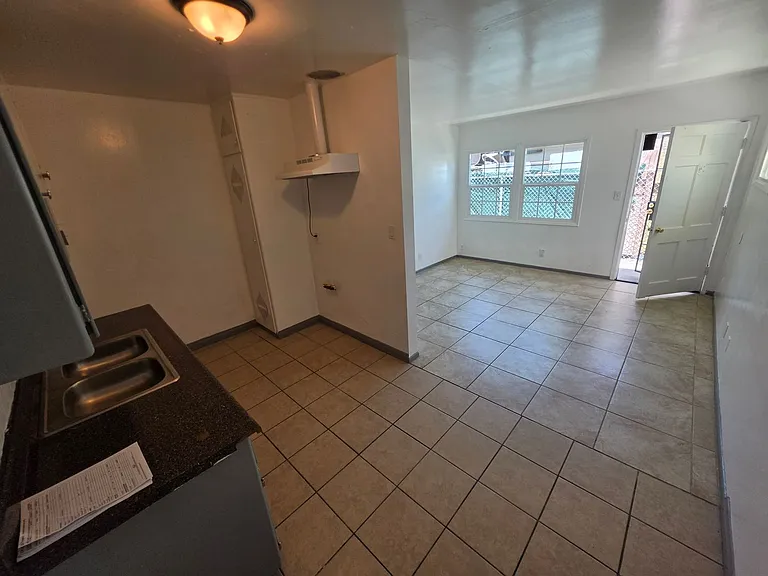 12521 York Ave — Photo 7