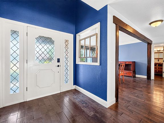 2nd image of 2121 McDaniel Cir