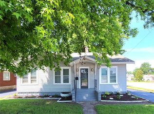 110 10th St, Wood River, IL
