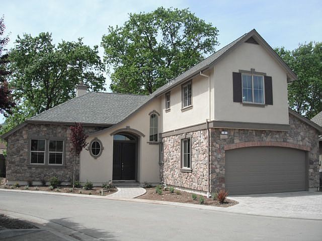 1st image of 9 Ghirardi Pl