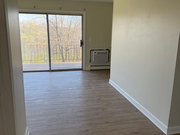 25 Arrowhead Dr #21, Algonquin, IL 60102