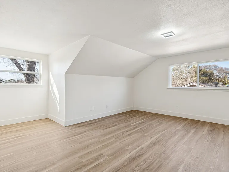 3716 Ovid Ave — Photo 20
