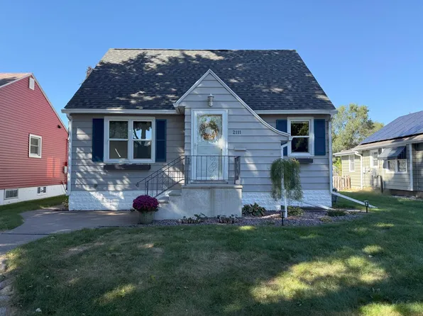 2111 Charles STREET, La Crosse, WI 54603