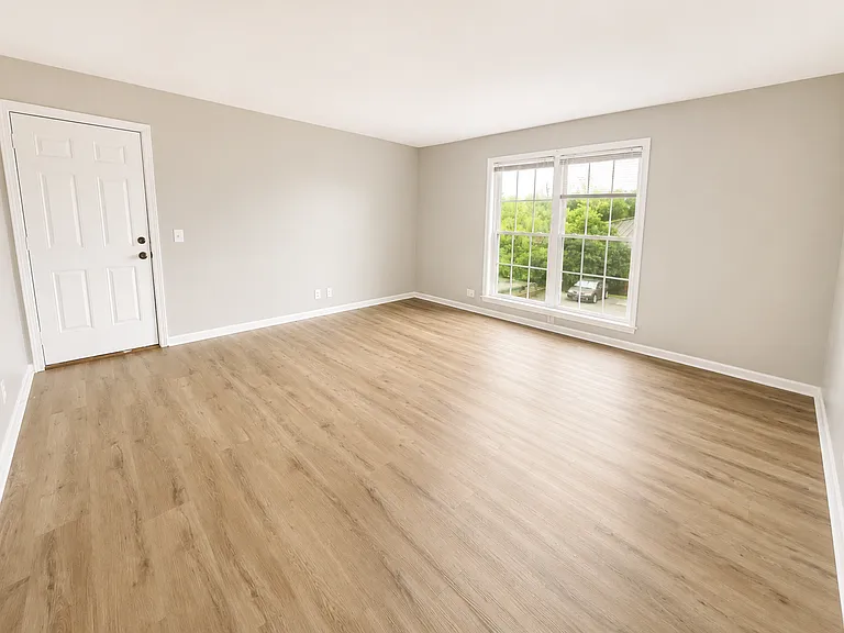 547 N Water Ave — Photo 3