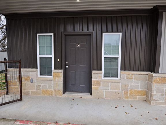 2nd image of 215 Price Ln #10