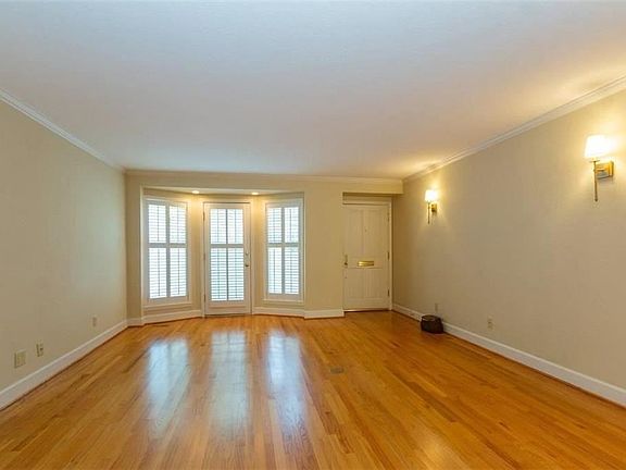 4th image of 1105 W 47th St APT B