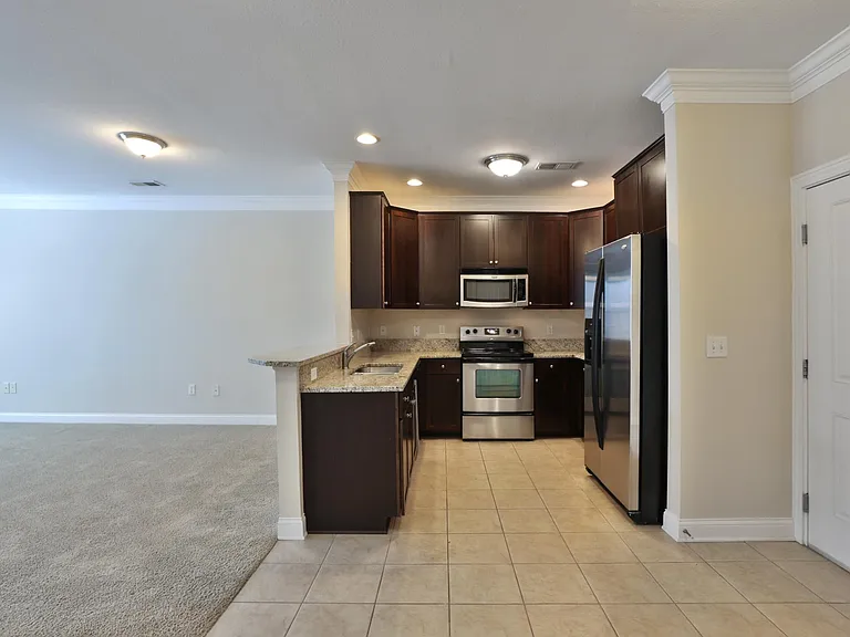 960 Perry St #207 — Photo 5