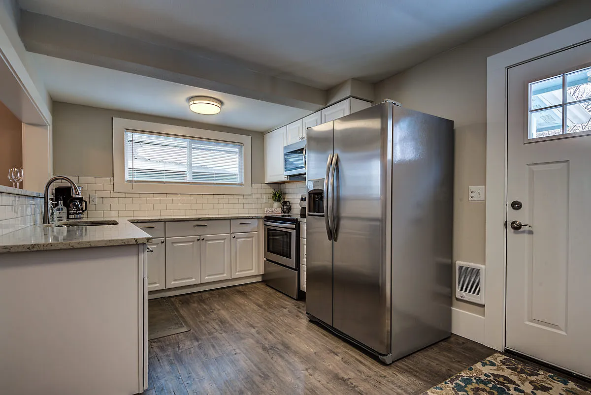 2 bed, 1080 sqft, $1,750 — Photo 3