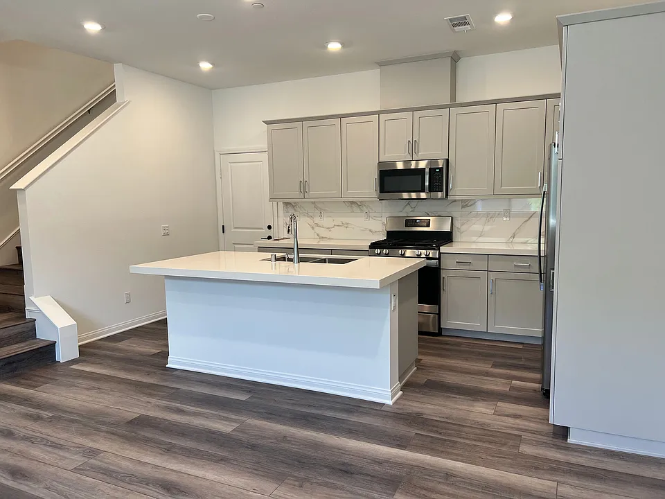 2165 Bluestone Cir #2165BLUESTONE