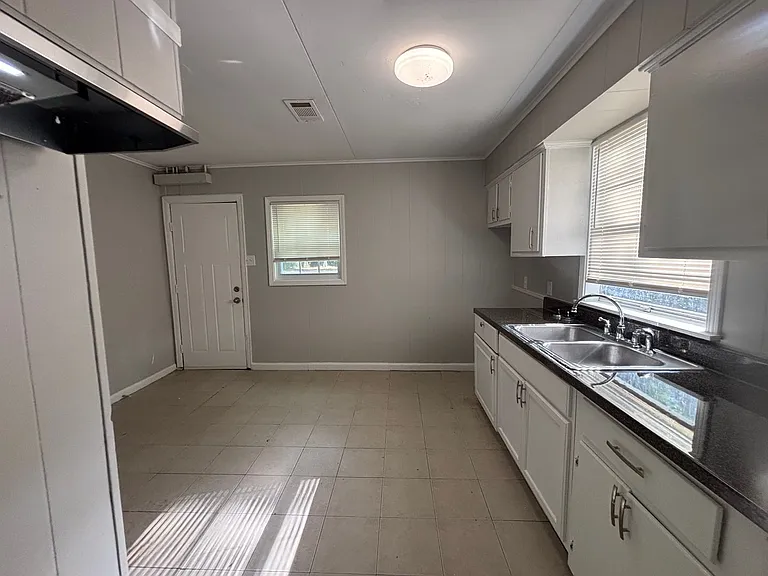 901 Restbrook Ave — Photo 10