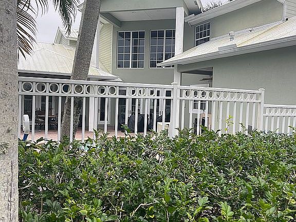 5th image of 5618 SW Orchid Bay Dr