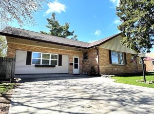 1715 Chestnut St, South Milwaukee, WI 53172