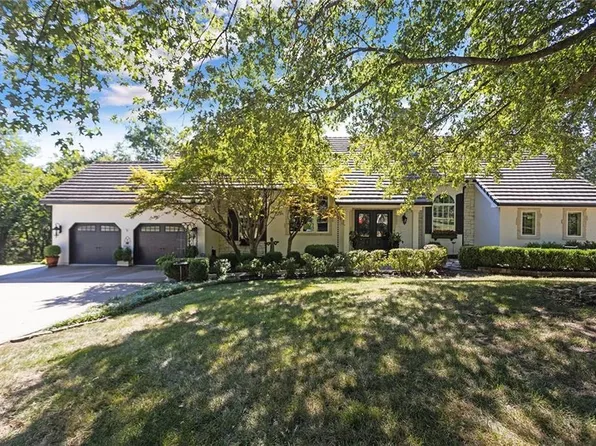 725 NW Cedar Creek Ln, Lees Summit, MO 64081