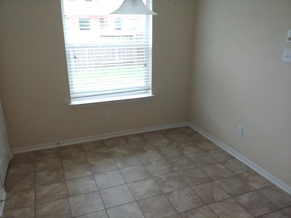 5th image of 3913 Glenoak Dr
