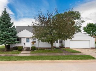 3435 Center Dr, Parma, OH