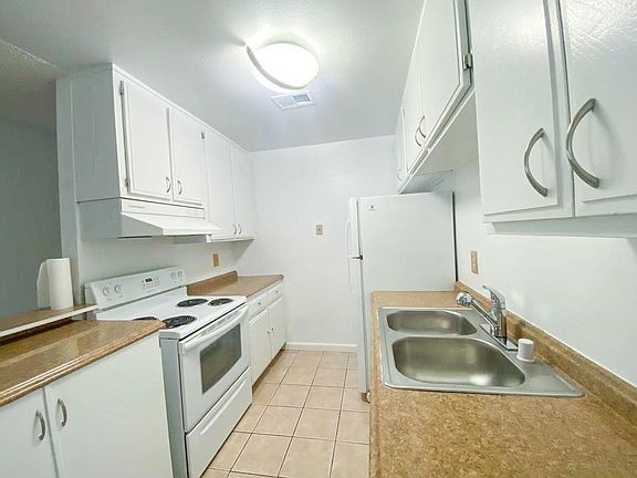 5th image of 247 N Capitol Ave Unit 260