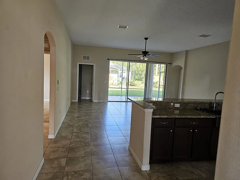 34 Richmond Dr — Photo 12