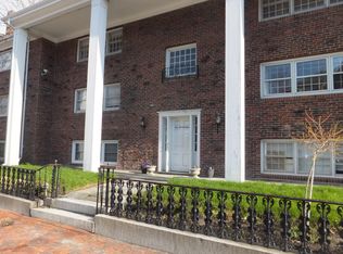 129 Pine St APT 3, Portland, ME 04102