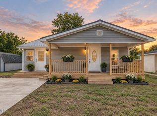 806 4th St, Elizabethton, TN 37643