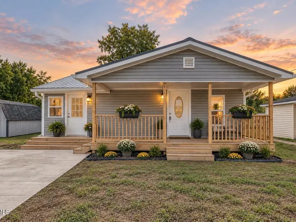 806 4th St, Elizabethton, TN 37643