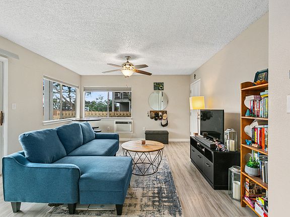 Living Rm