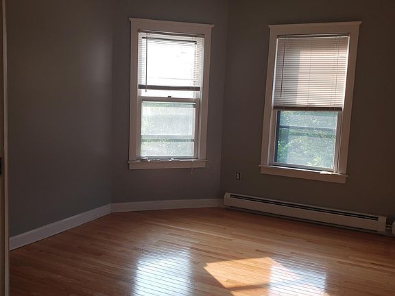 4th image of 218 Green St APT 5