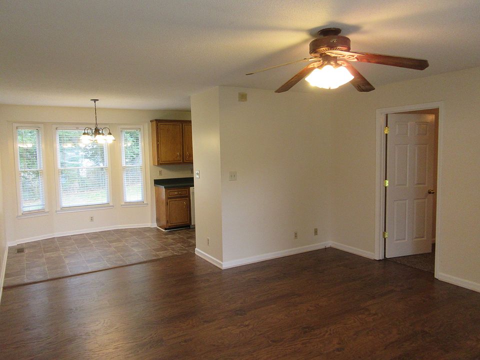 1st image of 351 Erie Dr