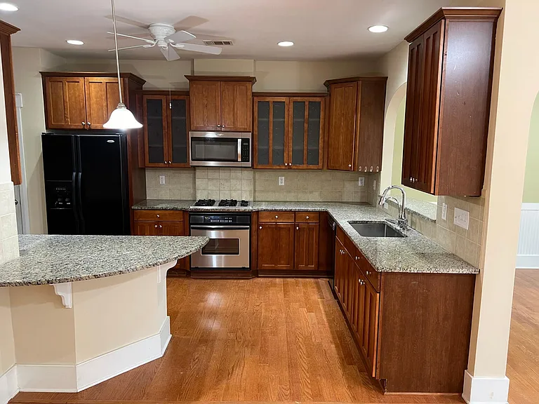5240 Villa Lake Ct — Photo 14