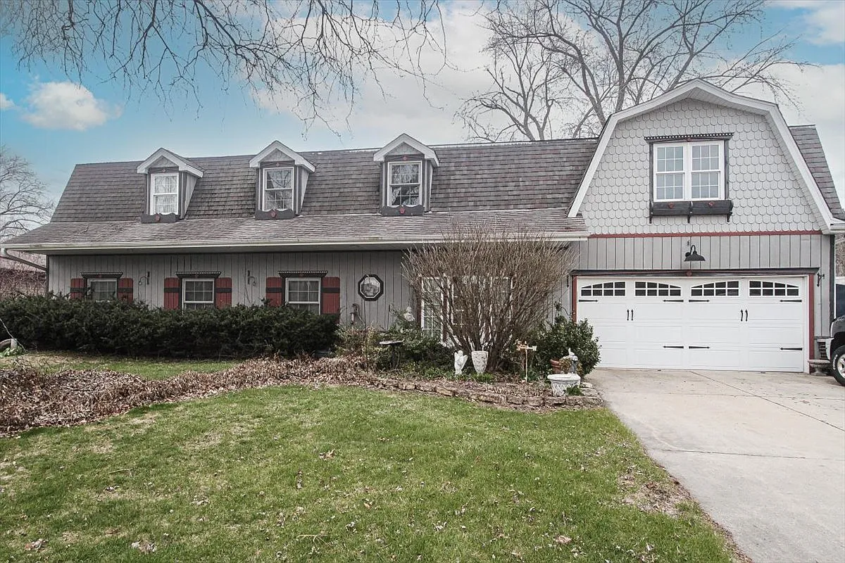 1061 Martingale Dr photo 1