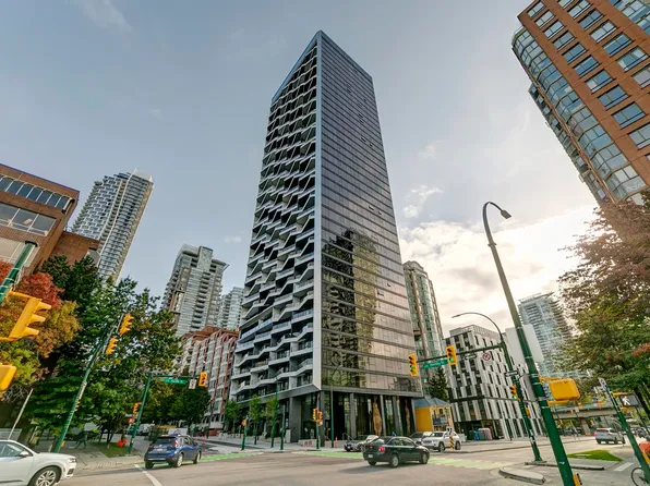 889 Pacific St #1202, Vancouver, BC V6Z 2P5